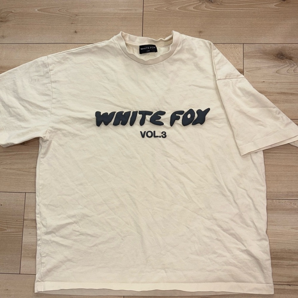 WHITE FOX T-SHIRT SIZE S/M - worn a few times!
8/10 condition